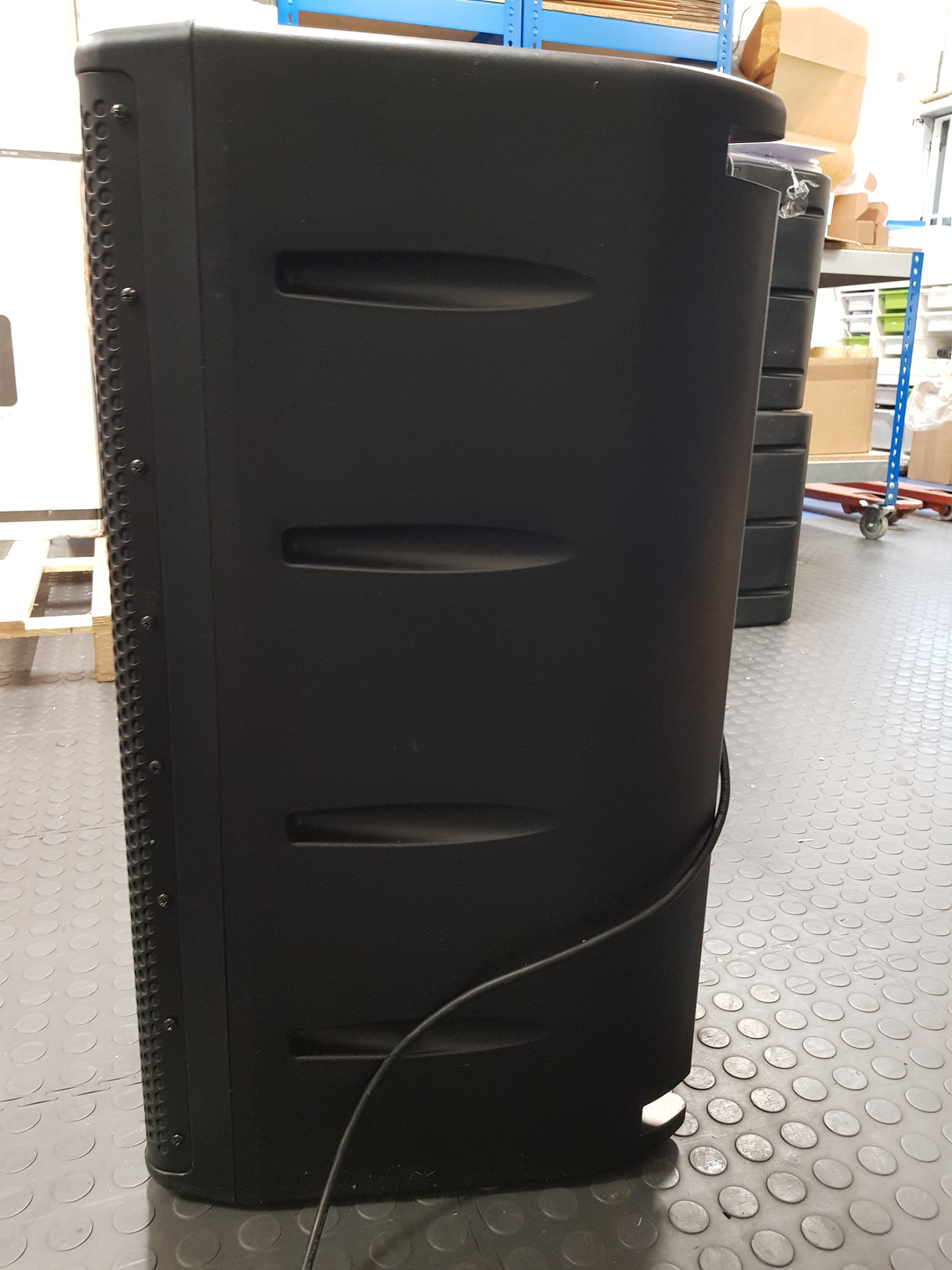 One Systems 212CIM Black Speaker (Ex-Demo)